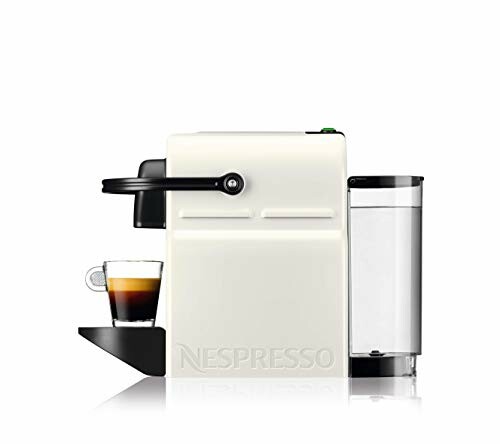 Machine à café Nespresso blanche avec tasse de café